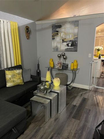 7805 Simms St, Hollywood, FL 33024