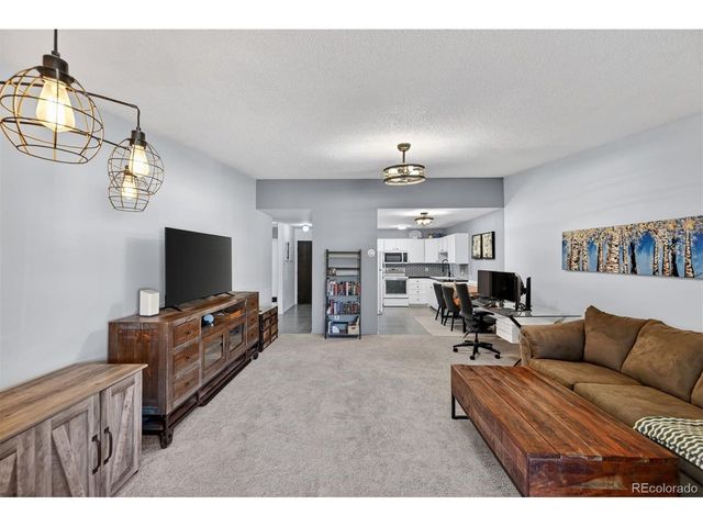 3184 S Heather Gardens Way 212-408, Aurora, CO 80014