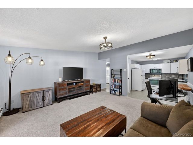 3184 S Heather Gardens Way 212-408, Aurora, CO 80014