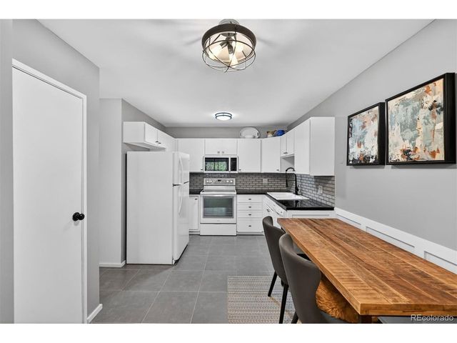 3184 S Heather Gardens Way 212-408, Aurora, CO 80014