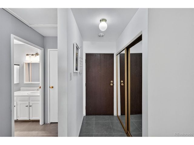 3184 S Heather Gardens Way 212-408, Aurora, CO 80014