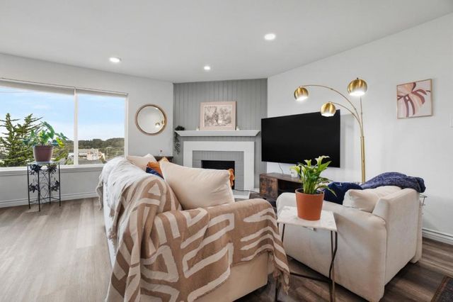 105 Oakridge Drive, Daly City, CA 94014