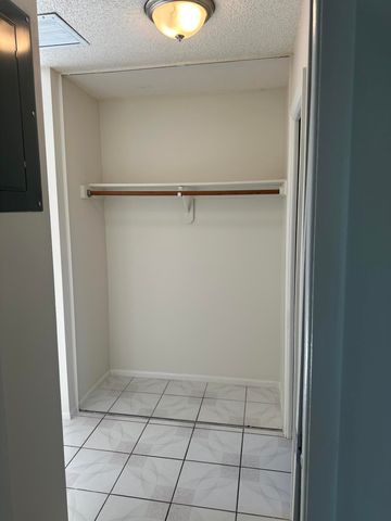 2911 W Ashley Dr Drive W J, West Palm Beach, FL 33415