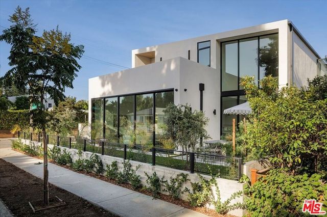 3404 Caroline Avenue, Culver City, CA 90232