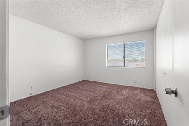 42935 15th Street 10, Lancaster, CA 93534