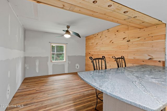 16090 W Us Highway 64, Murphy, NC 28906