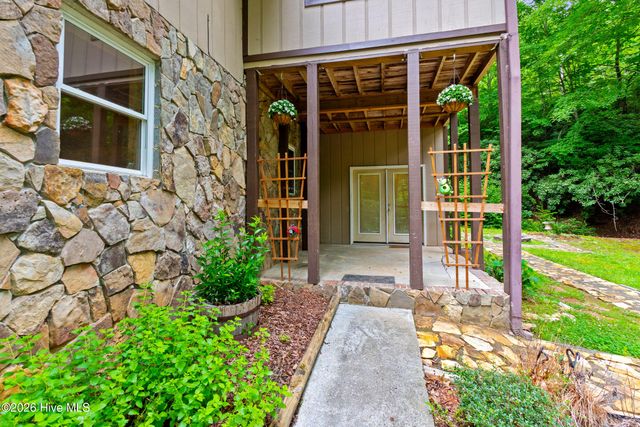 16090 W Us Highway 64, Murphy, NC 28906