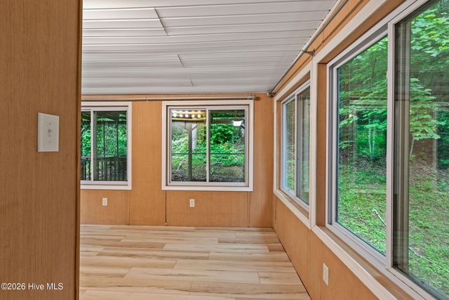 16090 W Us Highway 64, Murphy, NC 28906