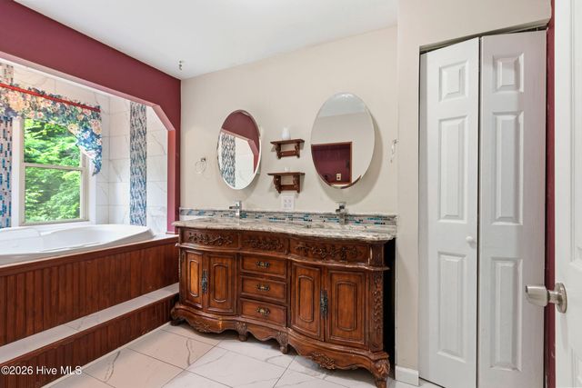 16090 W Us Highway 64, Murphy, NC 28906
