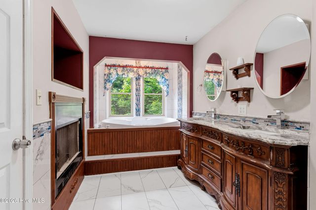 16090 W Us Highway 64, Murphy, NC 28906