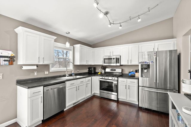 5715 Buttercup Avenue, Portage, IN 46368