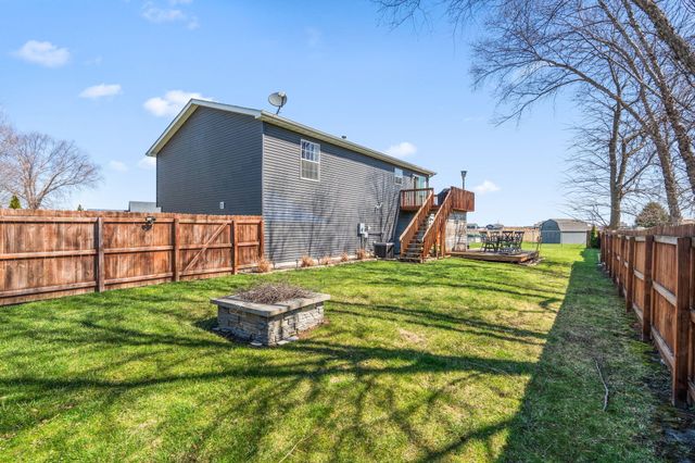 5715 Buttercup Avenue, Portage, IN 46368