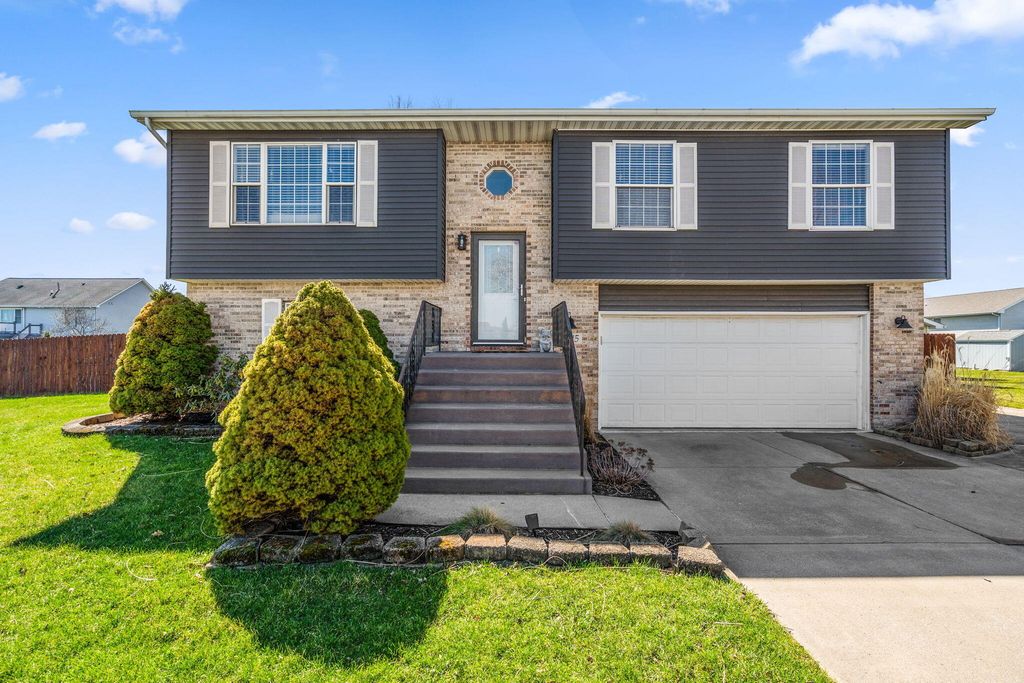 5715 Buttercup Avenue, Portage, IN 46368