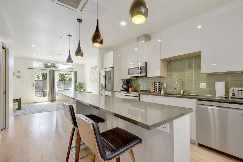 1701 E MLK Jr BLVD 107, Austin, TX 78702