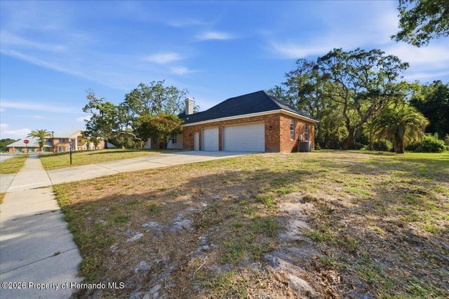 4558 Lake In The Woods Drive, Spring Hill, FL 34607