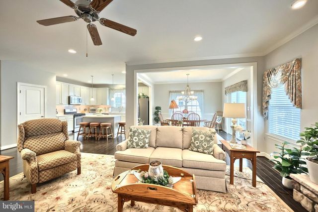 221 SAVANNAH DR, Gettysburg, PA 17325