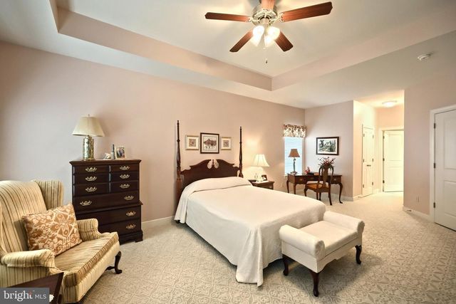 221 SAVANNAH DR, Gettysburg, PA 17325