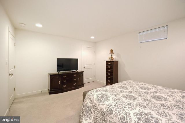 221 SAVANNAH DR, Gettysburg, PA 17325