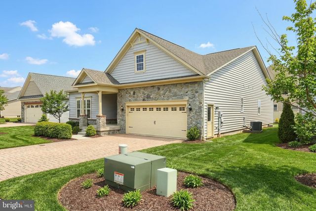 221 SAVANNAH DR, Gettysburg, PA 17325