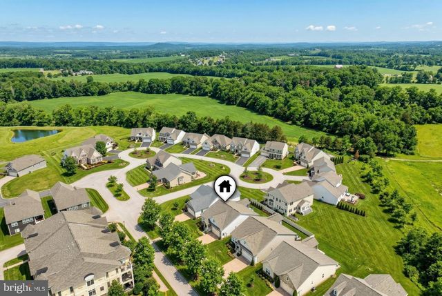 221 SAVANNAH DR, Gettysburg, PA 17325