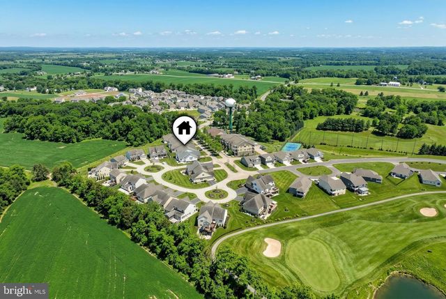 221 SAVANNAH DR, Gettysburg, PA 17325