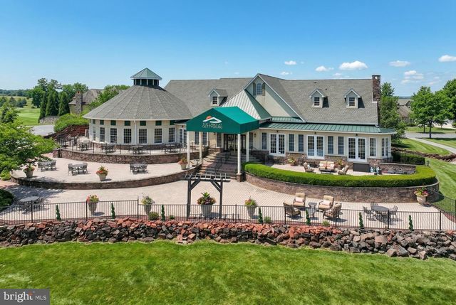 221 SAVANNAH DR, Gettysburg, PA 17325