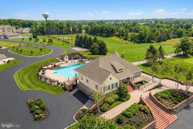 221 SAVANNAH DR, Gettysburg, PA 17325