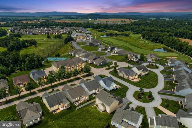 221 SAVANNAH DR, Gettysburg, PA 17325