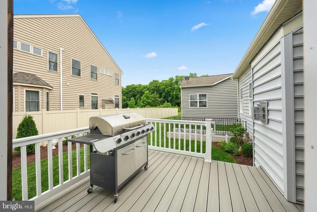 221 SAVANNAH DR, Gettysburg, PA 17325