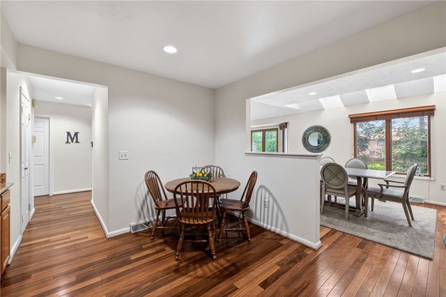 21 Waterford Circle, Henrietta, NY 14618