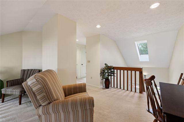 21 Waterford Circle, Henrietta, NY 14618