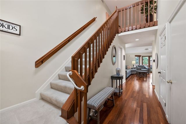 21 Waterford Circle, Henrietta, NY 14618