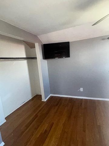 17 5th Avenue, Highland Heights, KY 41076