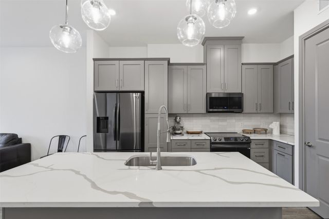 2700 Old Denton Road 2272, Carrollton, TX 75007