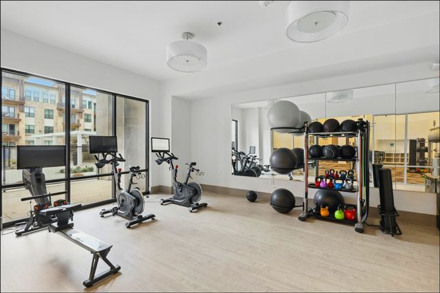 2700 Old Denton Road 2272, Carrollton, TX 75007