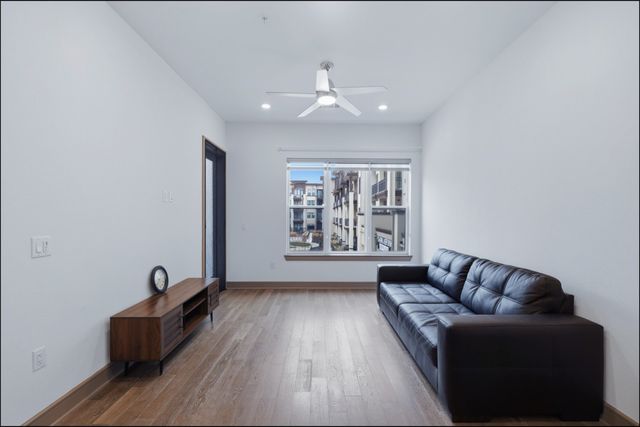 2700 Old Denton Road 2272, Carrollton, TX 75007