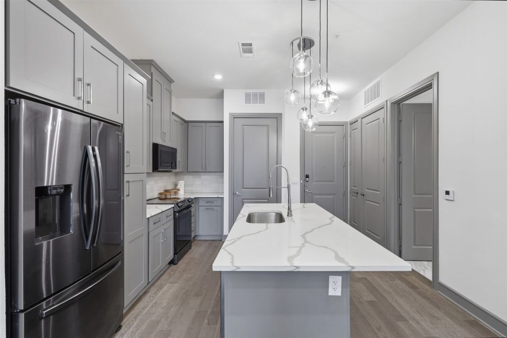 2700 Old Denton Road 2272, Carrollton, TX 75007