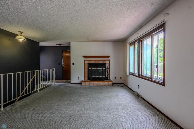 1813 29th Street Circle S, Moorhead, MN 56560