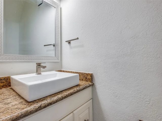 3904 Rawlins Street 110, Dallas, TX 75219