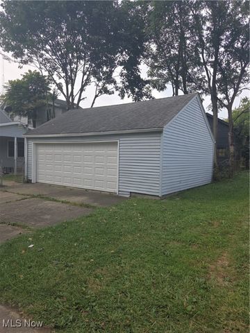 582 Roxbury Avenue, Youngstown, OH 44502