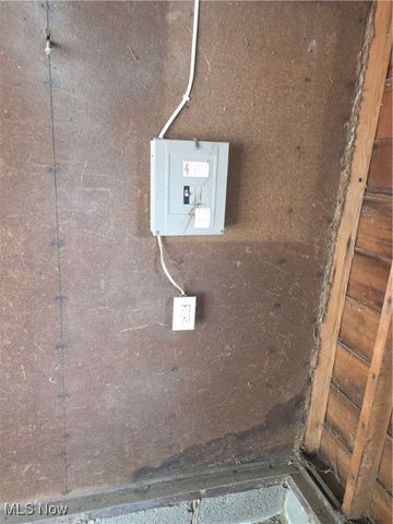 582 Roxbury Avenue, Youngstown, OH 44502