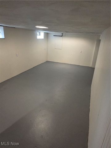 582 Roxbury Avenue, Youngstown, OH 44502