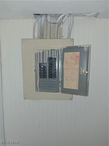 582 Roxbury Avenue, Youngstown, OH 44502