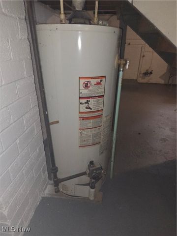 582 Roxbury Avenue, Youngstown, OH 44502