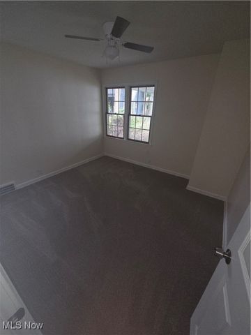 582 Roxbury Avenue, Youngstown, OH 44502