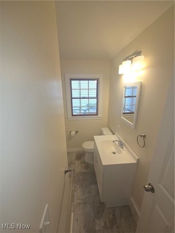 582 Roxbury Avenue, Youngstown, OH 44502