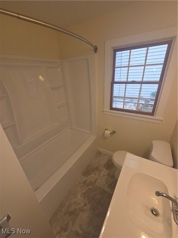 582 Roxbury Avenue, Youngstown, OH 44502