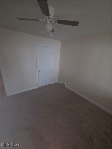 582 Roxbury Avenue, Youngstown, OH 44502