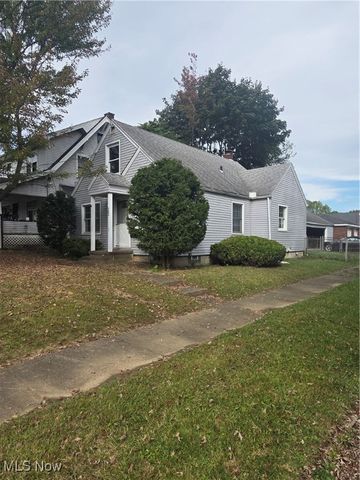 582 Roxbury Avenue, Youngstown, OH 44502
