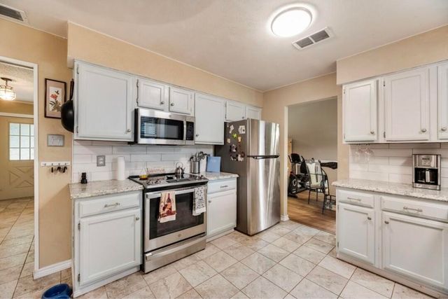 1022 Melissa Lane, Garland, TX 75040